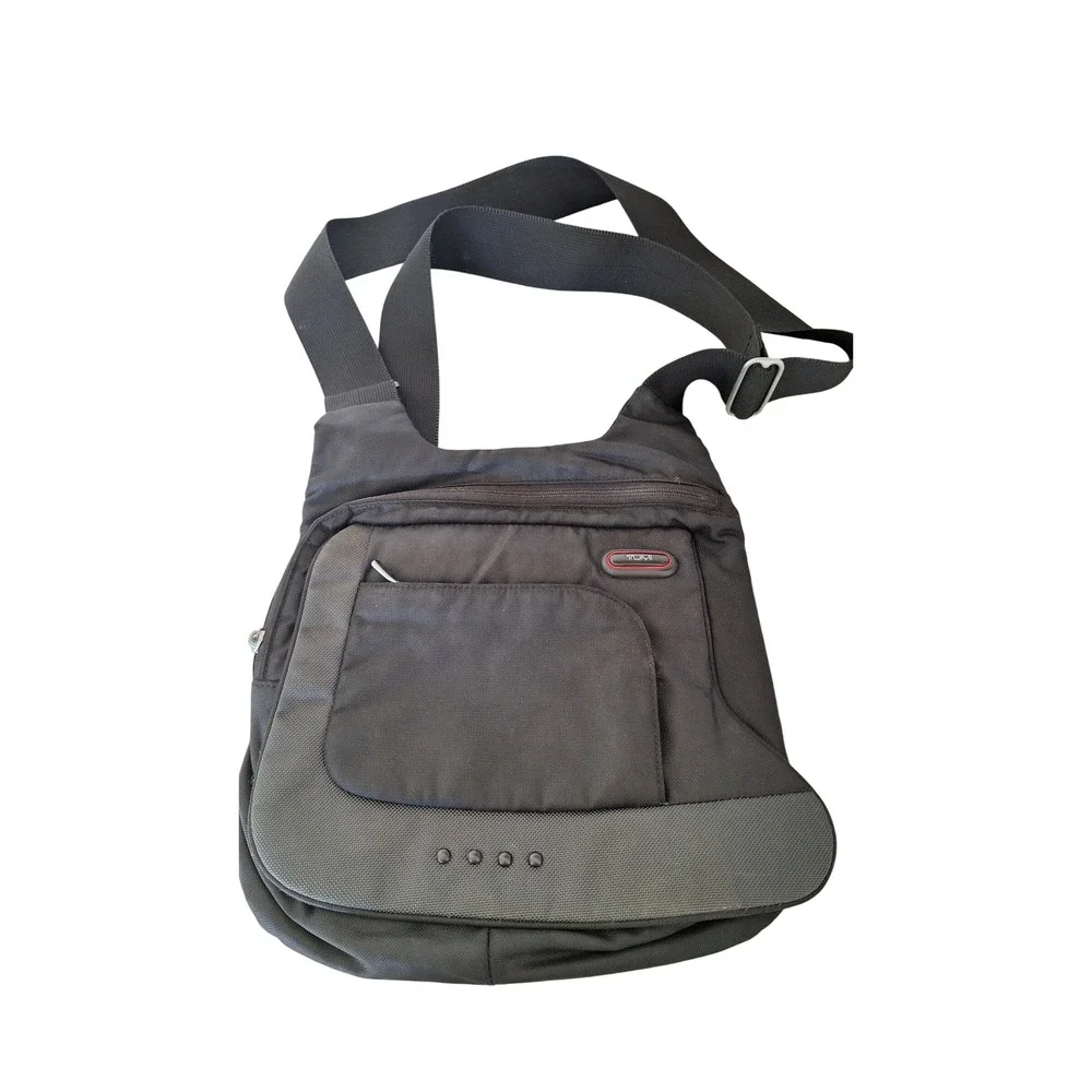 Tumi Black Ballistic Nylon Crossbody Messenger Bag Grey Trim Red Lining 5123D